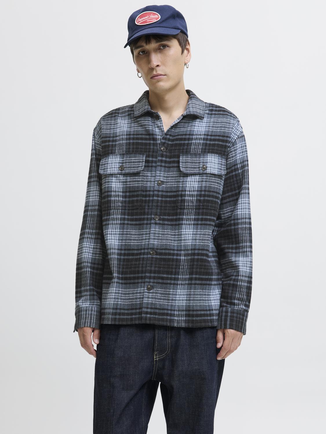 model_shot-front